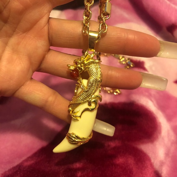 Men dragon 🐉 bit on Crystal ball necklace - Picture 2 of 5